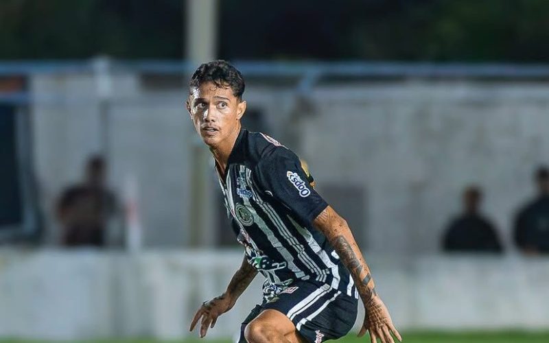 Jogador do ASA aparece em imagens agredindo suspeito após tentativa de assalto em Arapiraca