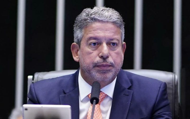 Isenção do IR não é uma reforma definitiva, mas o 1º passo, diz Lira