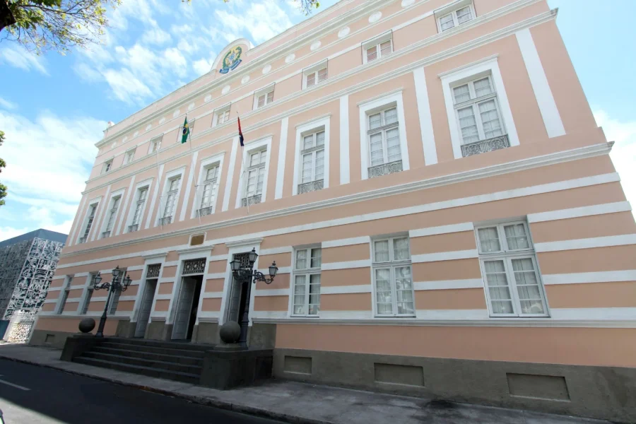 Deputados aprovam reajuste de 6% para servidores públicos estaduais