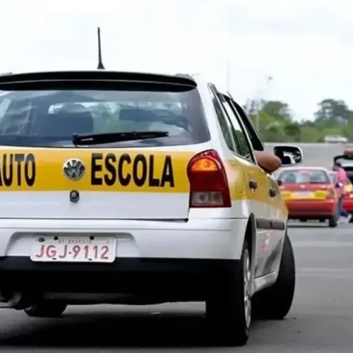 Contran aprova resolução que acaba com obrigação de aula em autoescola