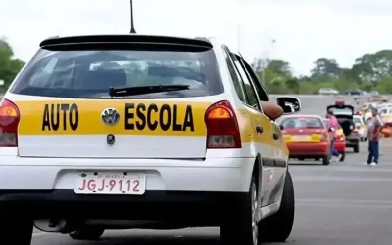 Contran aprova resolução que acaba com obrigação de aula em autoescola