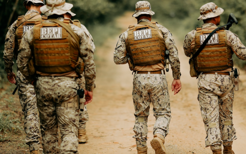 Quatro criminosos morrem em confronto com policiais do BEPI após ataque de facção; veja como ficou carro usado na fuga