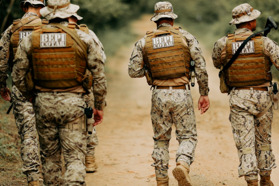 Quatro criminosos morrem em confronto com policiais do BEPI após ataque de facção; veja como ficou carro usado na fuga