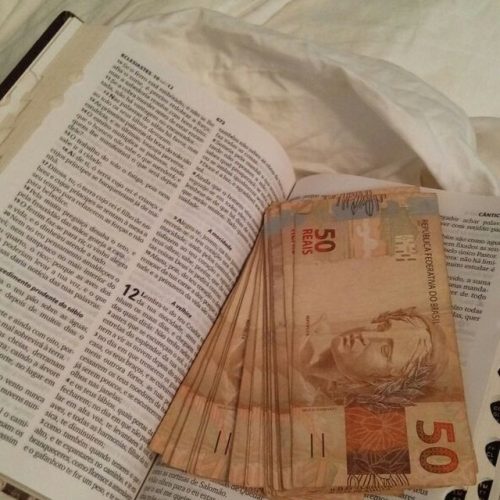 Pastor vende igreja com 300 fiéis e negociação vira caso de polícia
