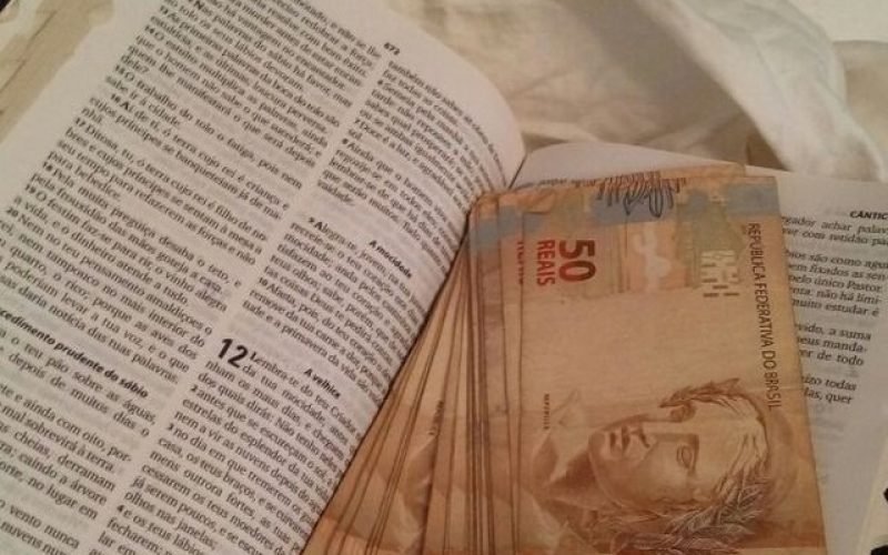 Pastor vende igreja com 300 fiéis e negociação vira caso de polícia