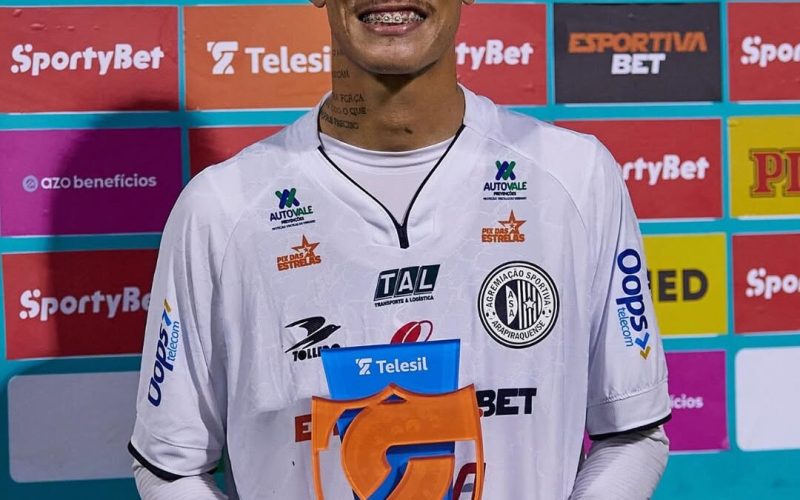 Após polêmica fora de campo, meia Sammuel é eleito craque da partida do ASA