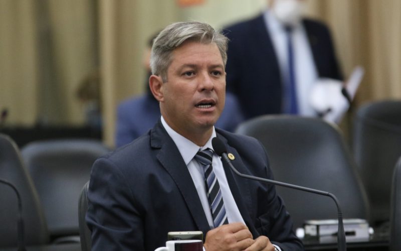 “Sou contra ladrão”: Cabo Bebeto volta a ‘cortar’ energia em acampamento do MST em Arapiraca