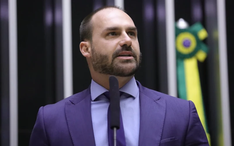 DPU pede rejeição de denúncia contra Eduardo Bolsonaro por coação