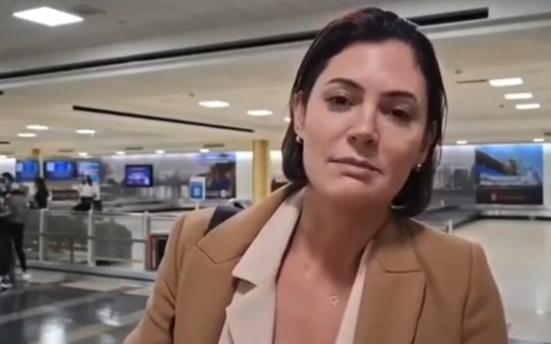 No EUA, Michelle lamenta ausência de Bolsonaro e fala de ‘perseguição política’