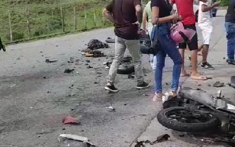 Colisão entre motocicletas deixa dois mortos em Viçosa