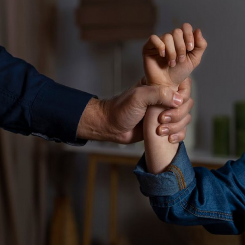 Suspeito de abusar de criança de 3 anos é preso com manchas de sangue na roupa em Maceió