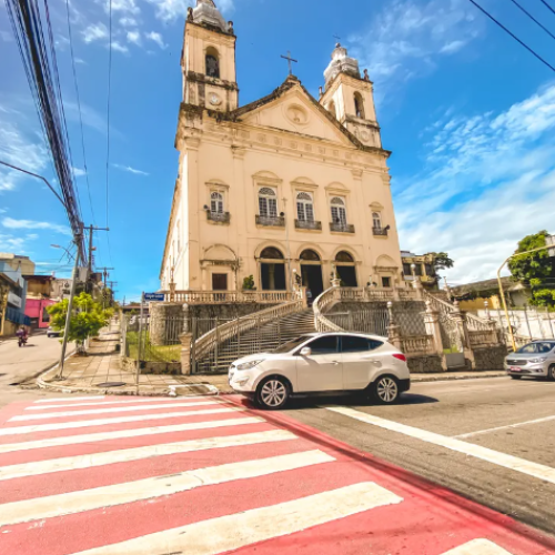 Trânsito é interditado em ladeira para a chegada de 300 padres na Catedral de Maceió