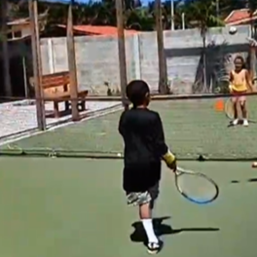 Tênis para todos: iniciativa leva esporte e inclusão à Barra de São Miguel com parceria da marca Inni e Hotel Ritz