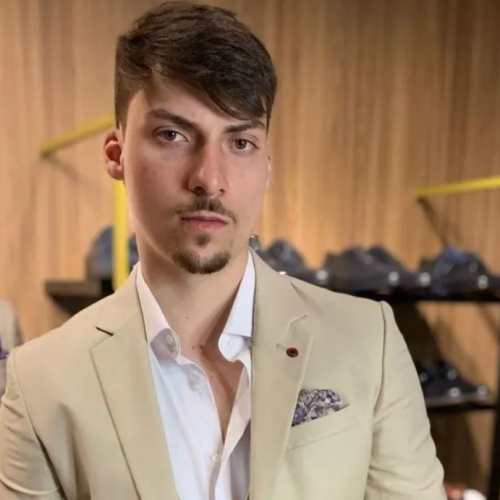 Renan Bolsonaro critica decisão do Brasil na ONU e defende Israel em discurso