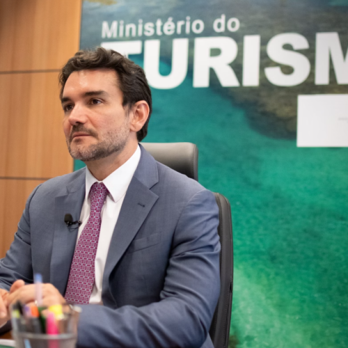 União Brasil avalia expulsar ministro Celso Sabino após atrito entre Lula e Rueda