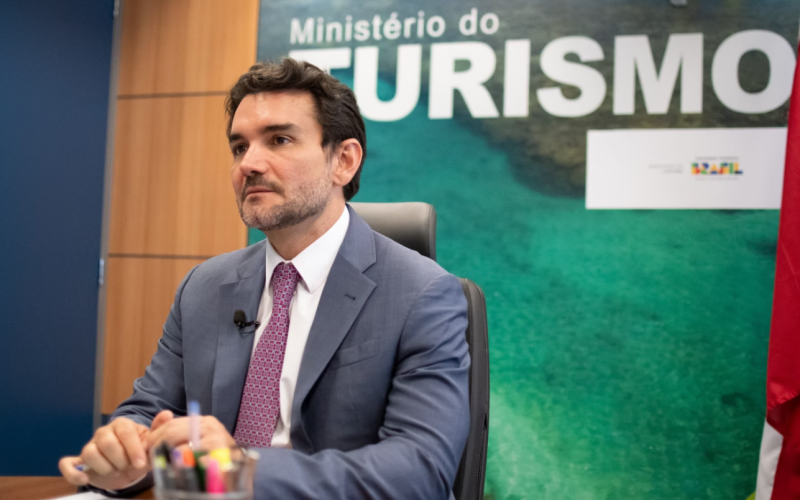 União Brasil avalia expulsar ministro Celso Sabino após atrito entre Lula e Rueda