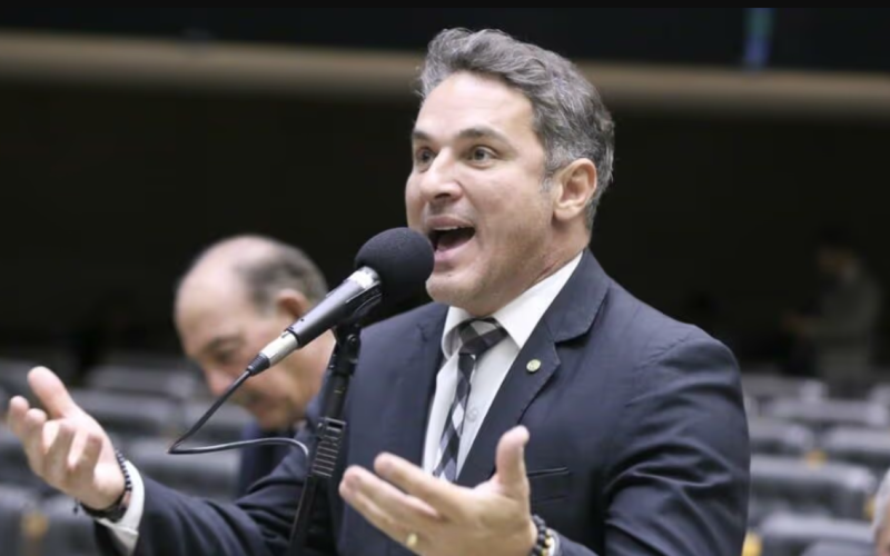 União Progressista rompe com governo e anuncia saída de ministros de Lula para apoiar anistia