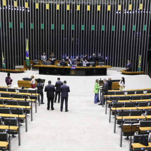 Câmara aprova projeto que restringe descontos de sindicatos em benefícios do INSS