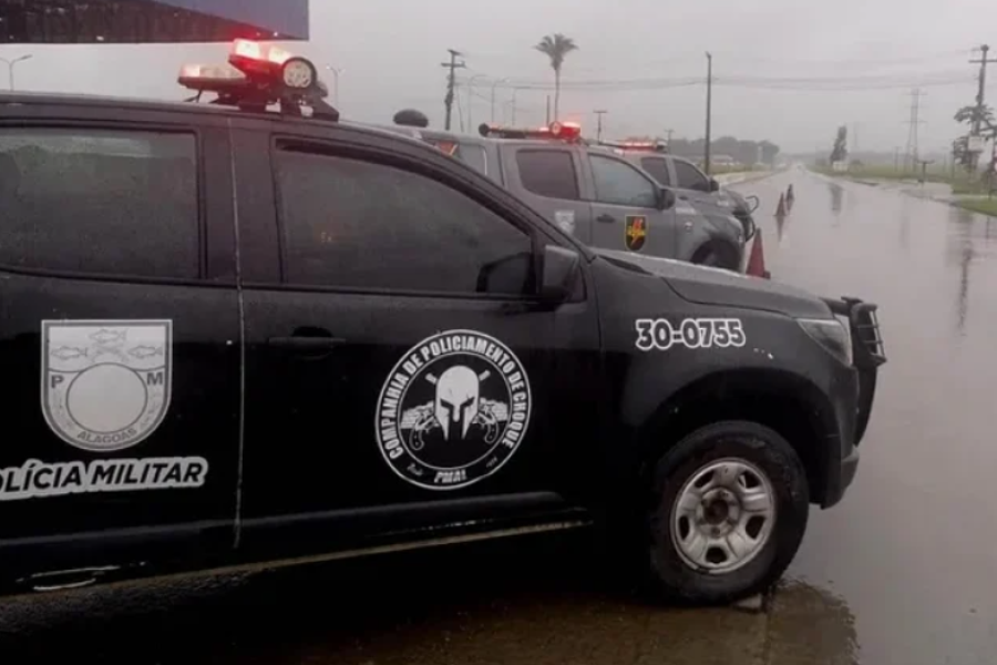 Polícia Militar prende três suspeitos que planejavam assalto a van intermunicipal