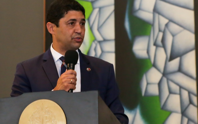 Deputado aciona STF para barrar indicação de ex-ministro de Bolsonaro ao TCE