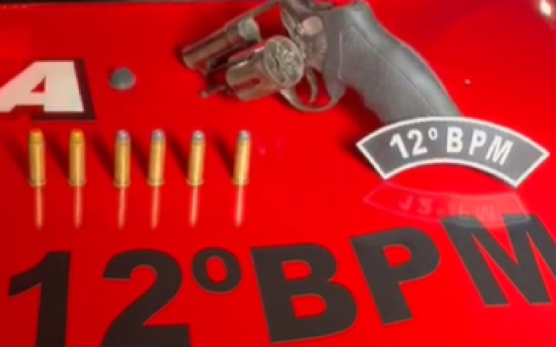12º BPM prende homem com arma de fogo na Cidade Universitária