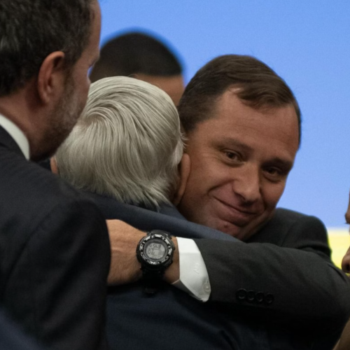 Após delatar trama golpista ao STF, Cid pretende morar nos EUA