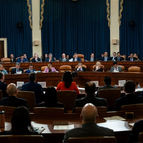 Senado dos EUA apresenta projeto para barrar tarifas de Trump contra o Brasil