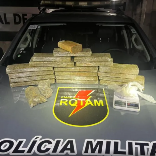 Mulher é presa em flagrante com quase 15 quilos de drogas na Levada
