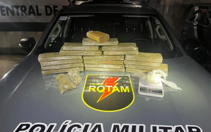 Mulher é presa em flagrante com quase 15 quilos de drogas na Levada