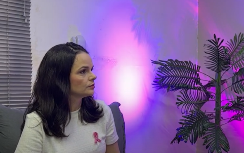 “A mamografia salvou a minha vida”, afirma Juliana Cabral após passar por câncer de mama