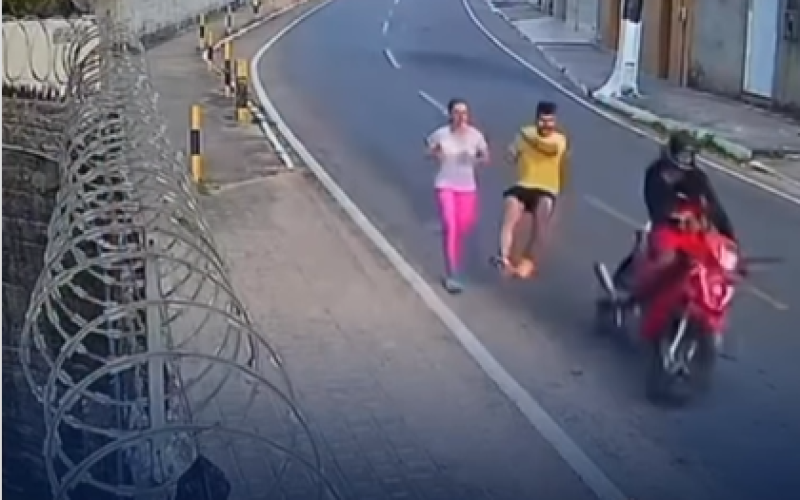 Corredor é atropelado por moto e motorista foge sem prestar socorro