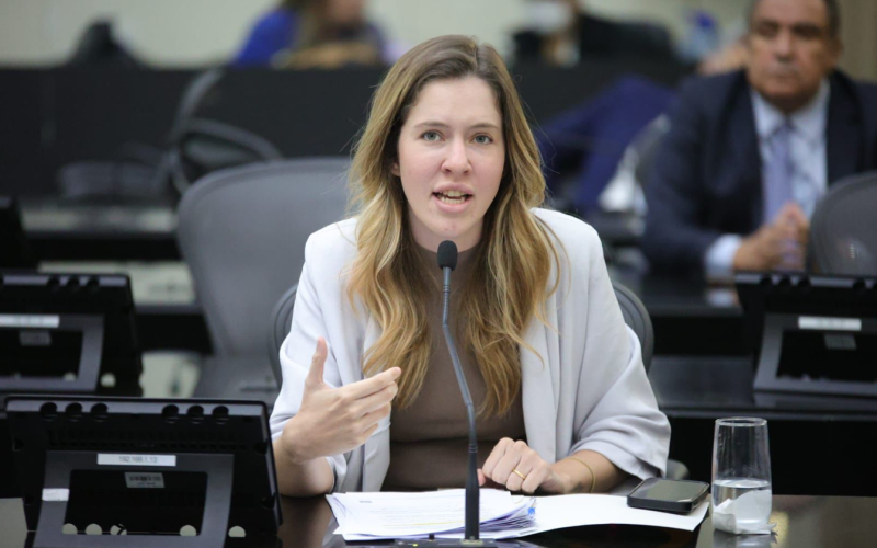 Cibele Moura repudia ato de intolerância religiosa e defende respeito à fé e à liberdade de crença