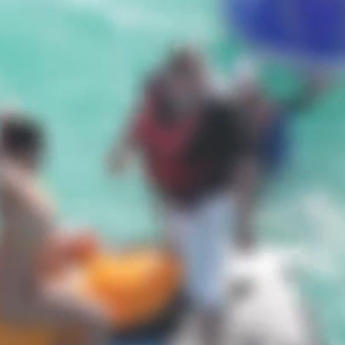 Casal de produtores de conteúdo adulto grava vídeo explícito no mar de Maragogi