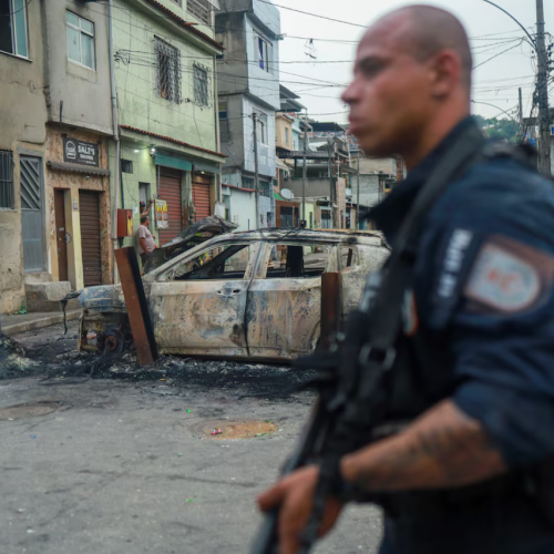 Paraguai reforça fronteiras após alerta sobre fuga de membros do Comando Vermelho