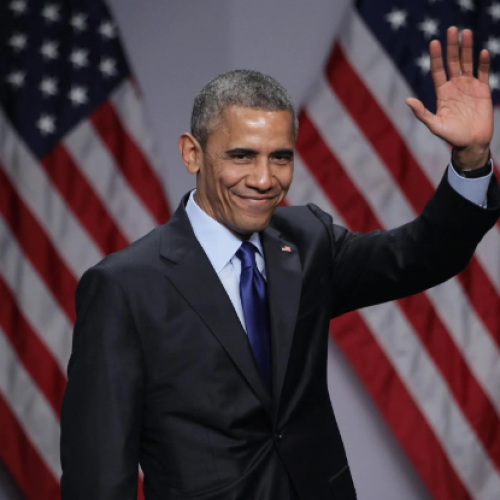 Barack Obama volta ao cenário político e faz duras críticas a Donald Trump