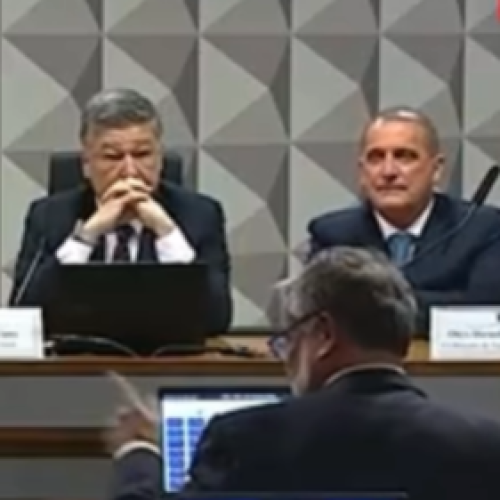 Provocação: Deputado coloca pagode para tocar durante CPMI com Onyx Lorenzoni