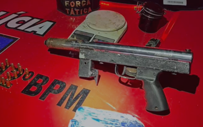 Força Tática do 12º BPM prende homem por tráfico de drogas e posse ilegal de arma