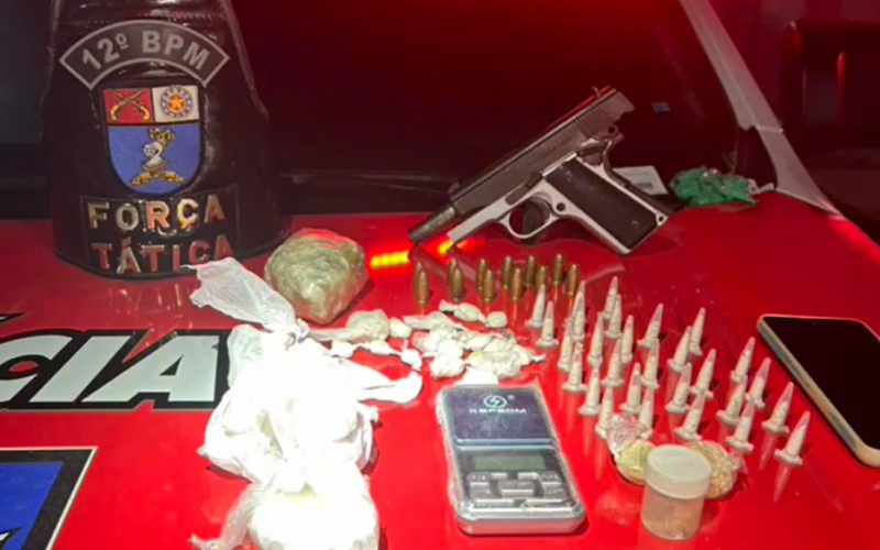 Força Tática do 12º BPM prende três suspeitos por tráfico, posse de arma e homicídio