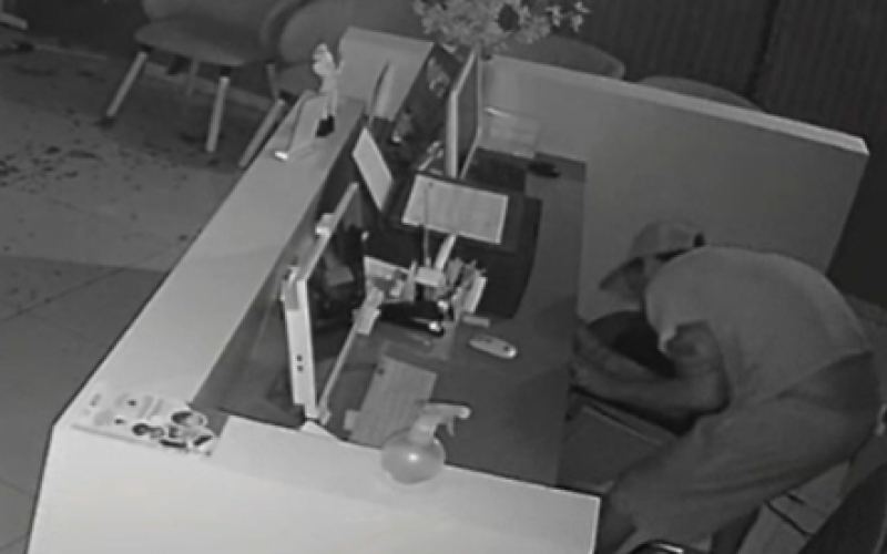 Criminosos invadem clínica na Ponta Verde durante a madrugada e causam prejuízo de R$ 5 mil