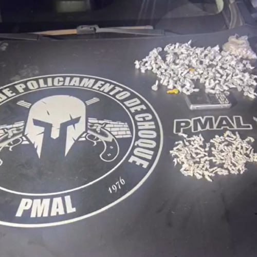 Companhia de Choque prende suspeito de tráfico de drogas na Grota Zé Miguel, em Maceió