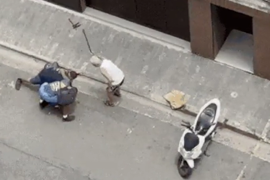 Ladrão é imobilizado e agredido com bengaladas após roubar idoso