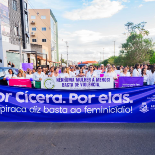 Ato em Arapiraca pede justiça por assassinato de Cícera Laura e reforça combate à violência contra a mulher