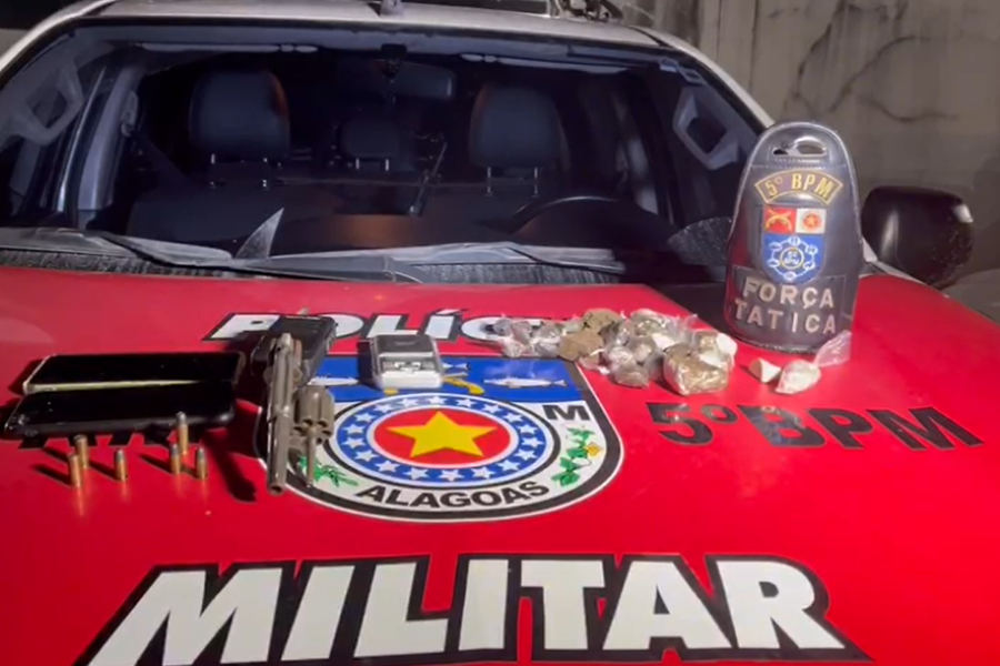 Força Tática do 5º BPM prende dois suspeitos por tráfico de drogas e porte ilegal de arma no Benedito Bentes
