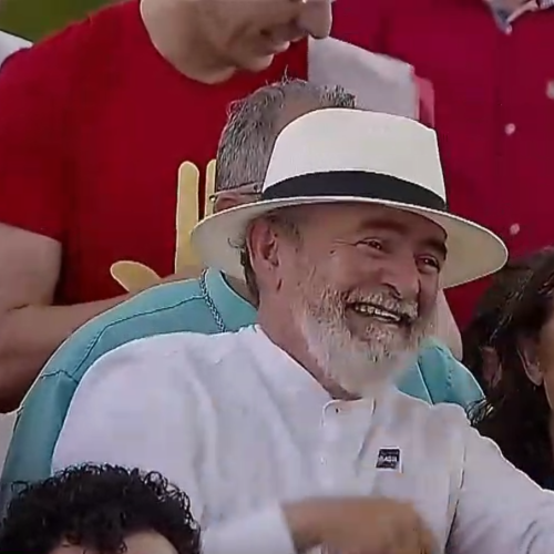 Sósia de Lula chama atenção durante evento em Maceió