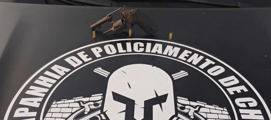 Homem é preso com revólver após tentar fugir da polícia em Rio Largo