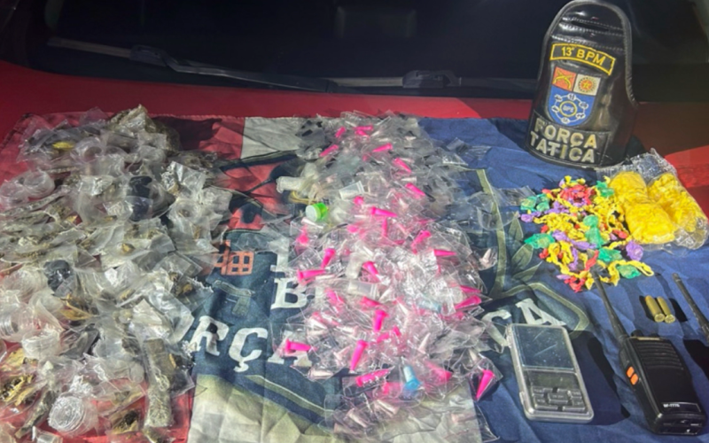 Força Tática da Polícia Militar prende suspeito de tráfico na Grota do Rafael,