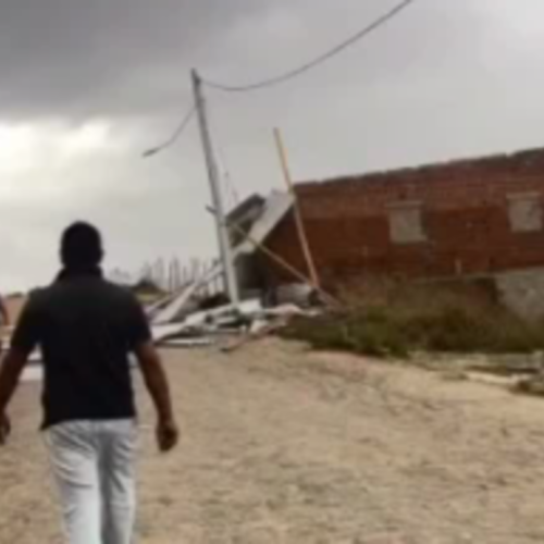 Desespero: moradora perde teto de casa após tempestade e ventania em Joaquim Gomes