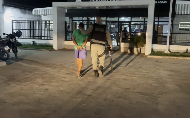 Homem é preso após furtar janelas de prédio no Prado, em Maceió