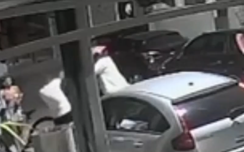 Polícia Civil divulga imagens de tentativa de homicídio na Jatiúca; DHPP investiga