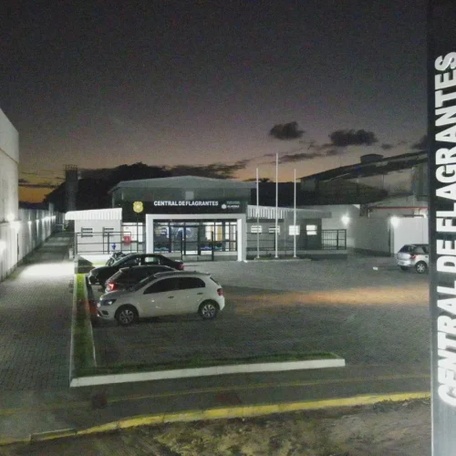 Suspeito de homicídio é preso por tráfico de drogas na Grota do Rafael